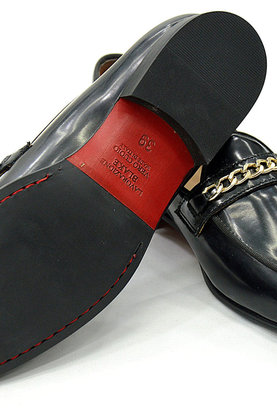 Mocassino abrasivato con catena