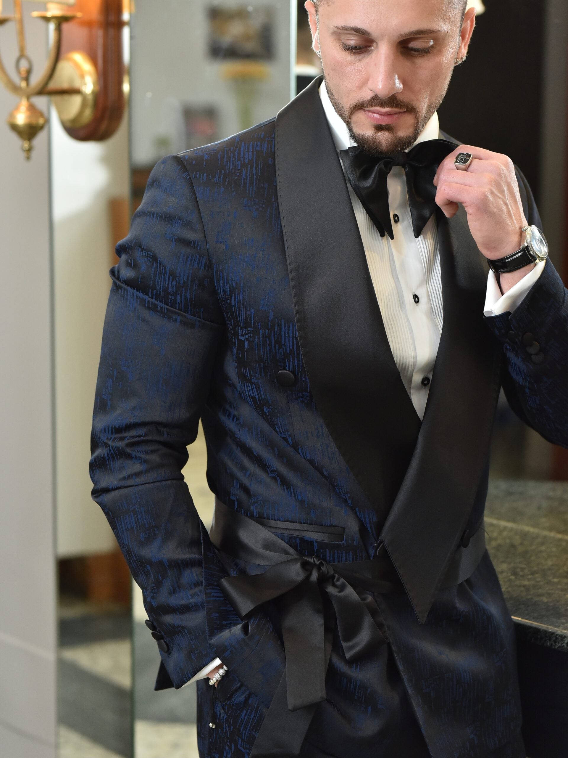 Smoking sciallato doppiopetto damascato con cintura