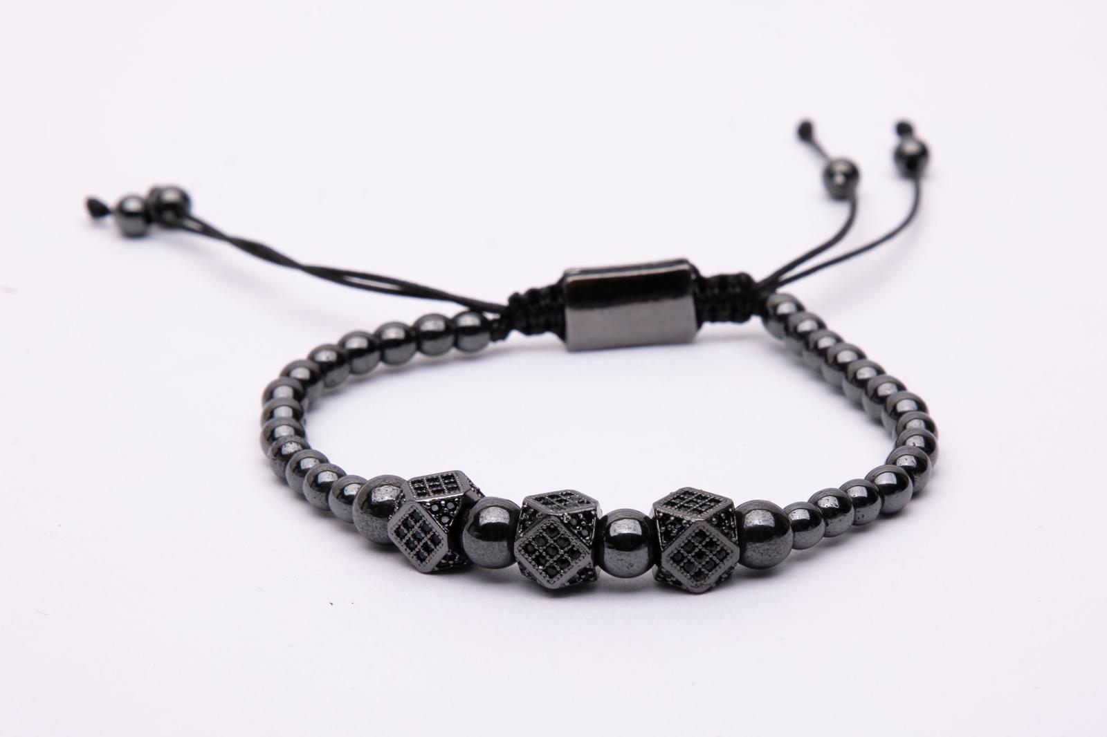 Bracciale in metallo modello cubico