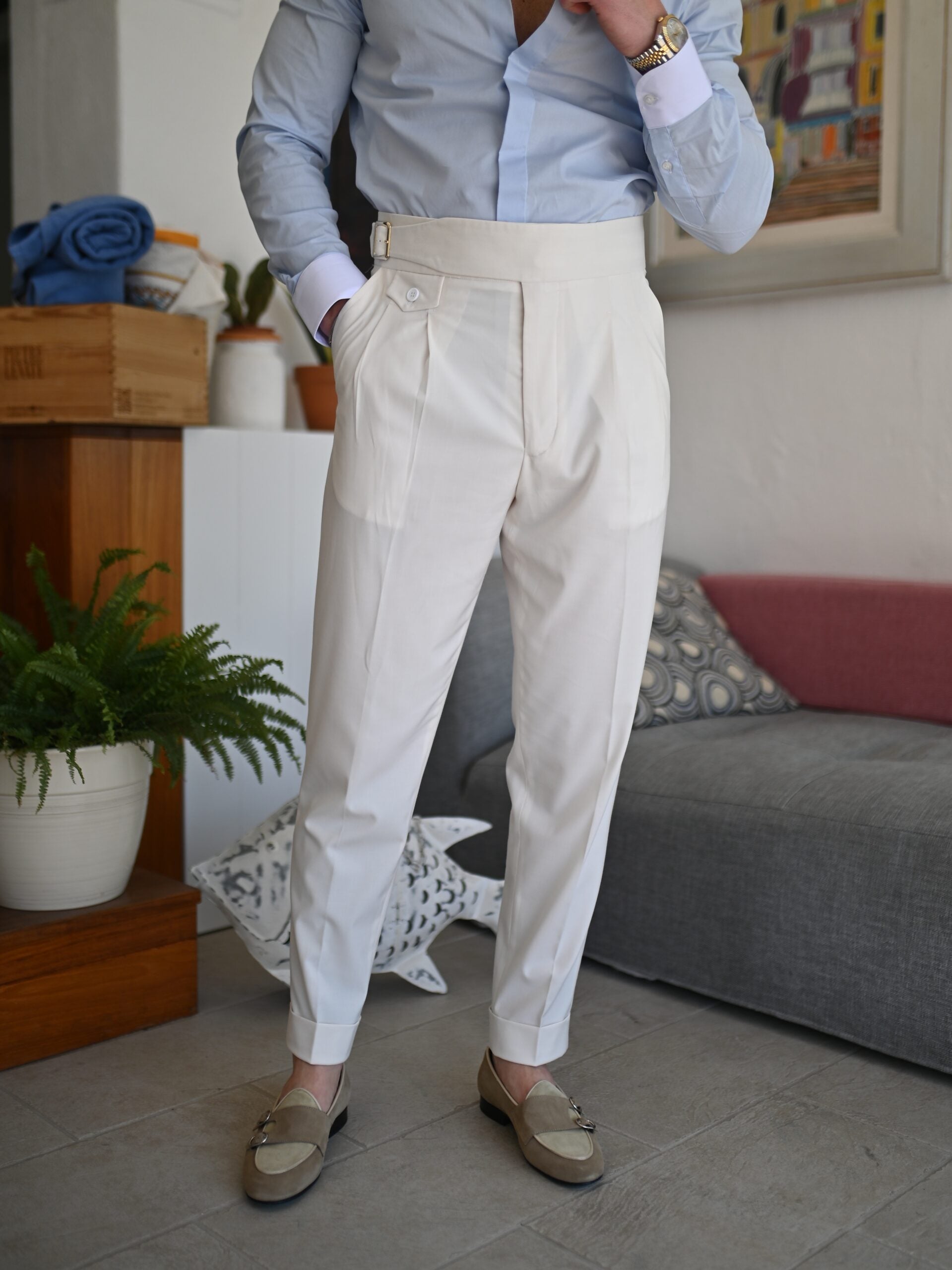 Gurkha bianco panna con fibbia laterale regolabile